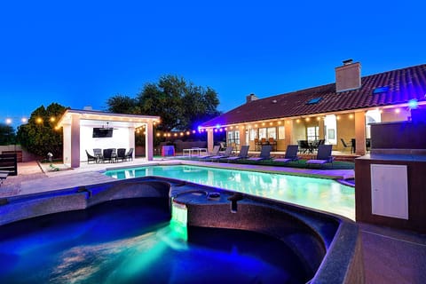 Scottsdalestays multimillion dollar estate-private acre golf course property.