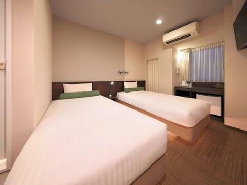 Twin room (18 square meters)