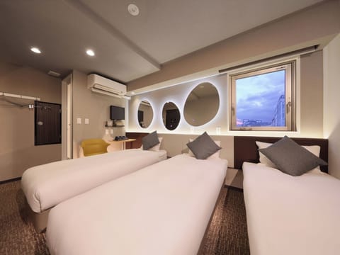 Triple Room Size: 17㎡ Bedding: 3 single beds Capacity: 1-3 people