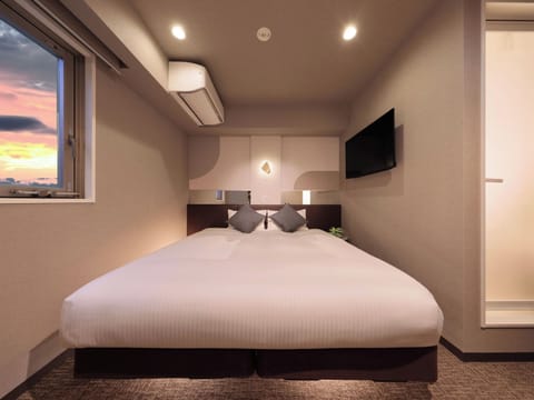 Double room Size: 14㎡ Bedding: 1 double bed Capacity: 1-2 people