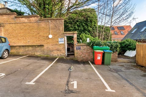 Entrance / Reception