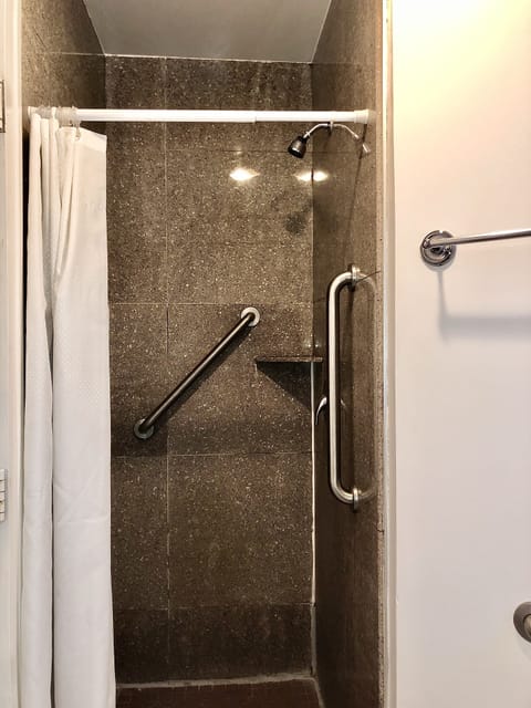 Shower, free toiletries, towels