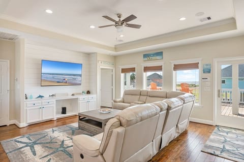 House, 3 Bedrooms | Living area | Smart TV, streaming services