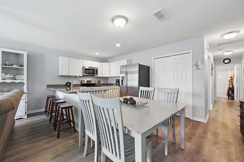 Make mealtime memories together at the dining table, seating 6