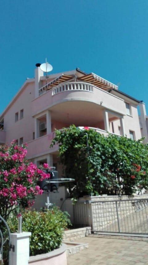 Apartment | Exterior