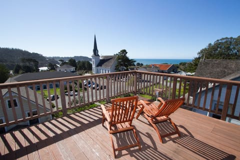 Panoramic Suite, Fireplace, City View (Redwood Tower) | Balcony