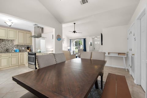 Newly furnished dining room open to the kitchen