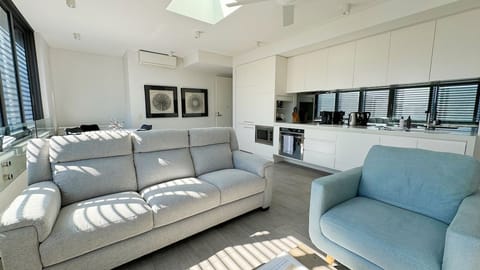 Living room image 1