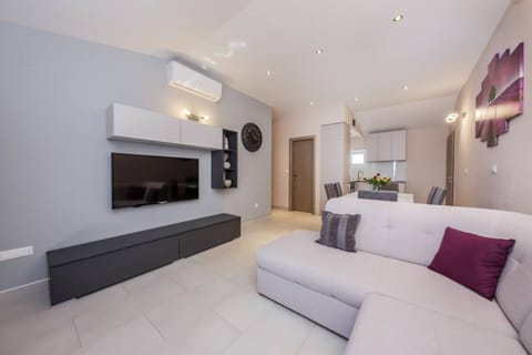 Apartment | Living room