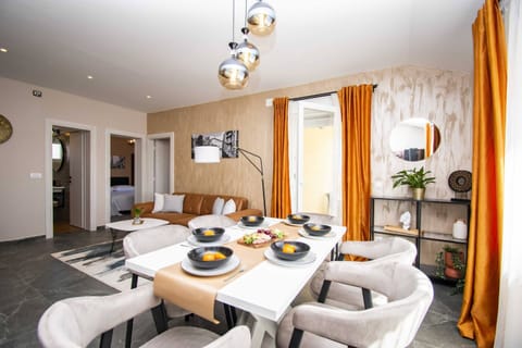 Apartment | Dining