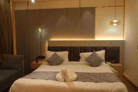 Superior Room, City View | Desk, laptop workspace, soundproofing, free WiFi