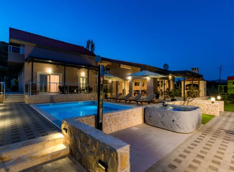 Villa (Villa Tomić Drniš - Siverić) | Outdoor pool