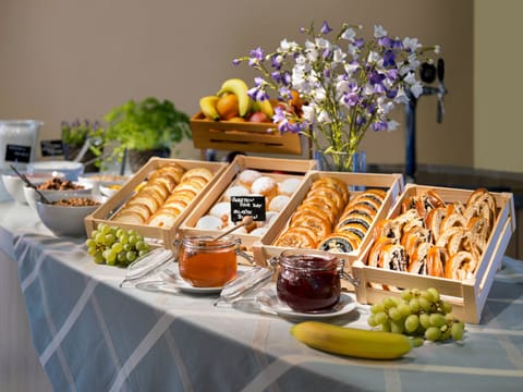 Daily buffet breakfast for a fee