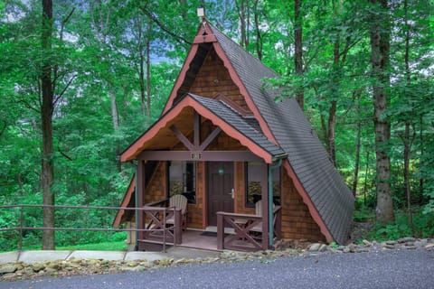Basic Cabin | Free WiFi, bed sheets