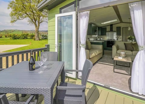 Hares Meadow - Meadow Springs Country & Leisure Park, Caersws
