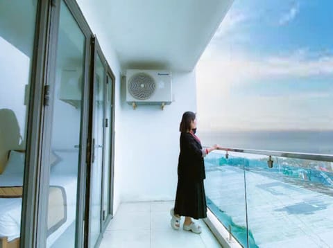 Deluxe Double Room, 2 Queen Beds, Sea View | City view