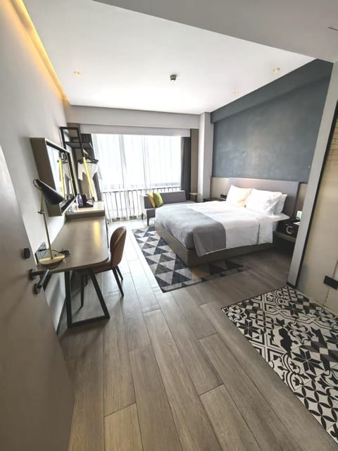 Deluxe Single Room | In-room safe, WiFi (free)