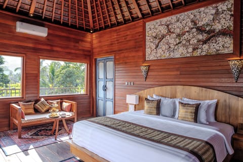 Hoshi Royal Villa | Premium bedding, pillowtop beds, minibar, in-room safe