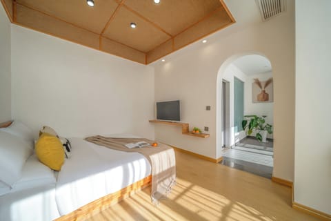Superior Double Room, Courtyard View | Blackout drapes, soundproofing, iron/ironing board (on request)