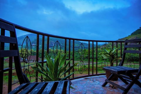 Ayanladun | Balcony view