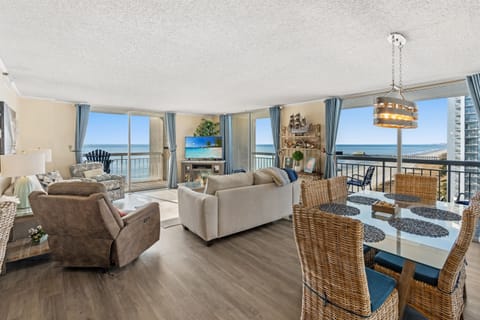 Lovely Open Floor Plan, Living room, Dining area with AMAZING Views