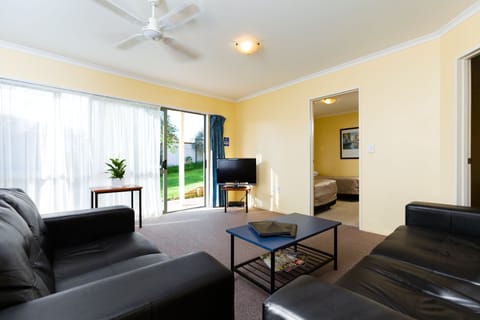 Standard Suite, 2 Bedrooms, Non Smoking, Kitchen (Unit) | Living area | 32-inch LCD TV with satellite channels, TV
