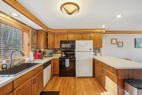Indoors, Hardwood, Kitchen, Floor, Flooring