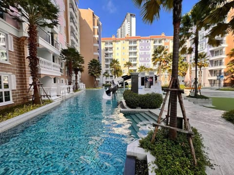 3 outdoor pools