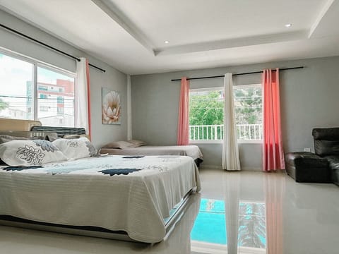 Family Room | Free WiFi, bed sheets