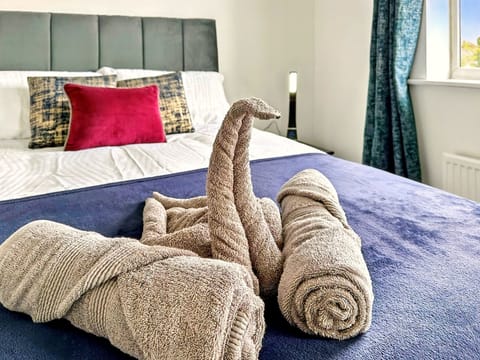 6 bedrooms, iron/ironing board, free WiFi, bed sheets