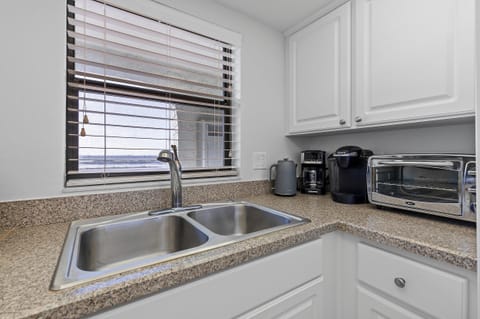 Condo, 1 King Bed with Sofa bed (Ocean Terrace Club 706) | Private kitchen | Oven, coffee/tea maker, toaster, blender