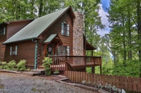 Breezy Bear Cabin