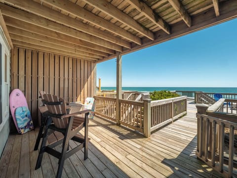 Studio (3 Bedrooms) | Property amenity