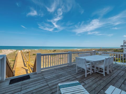 Studio (3 Bedrooms) | Outdoor dining