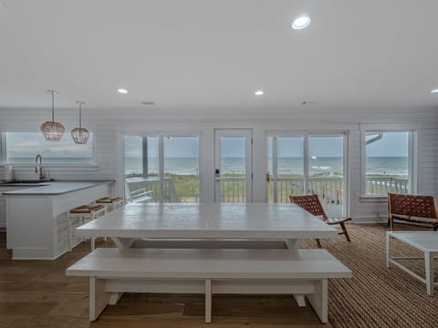 Studio (3 Bedrooms) | Property amenity