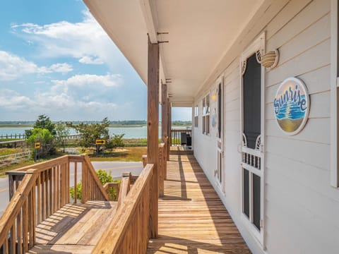 Studio (3 Bedrooms) | Property amenity
