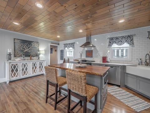 Studio (3 Bedrooms) | Property amenity