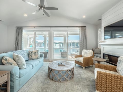 Studio (3 Bedrooms) | Front of property