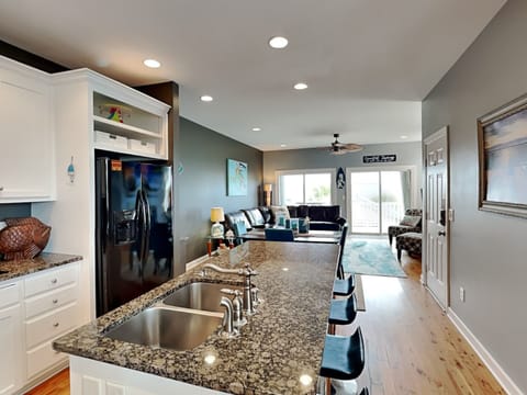 Studio (3 Bedrooms) | Property amenity
