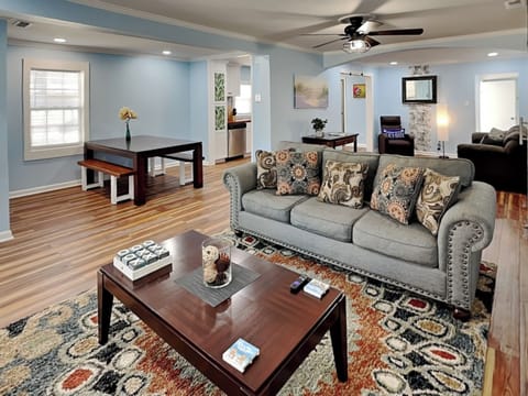 Studio (3 Bedrooms) | Property amenity