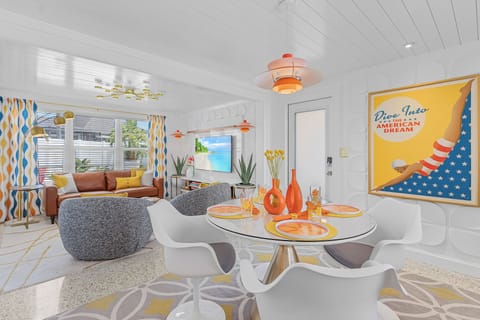 Venice Vacation Rental | 2BR | 1BA | 1 Step to Enter | 1,200 Sq Ft
