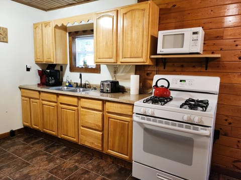 Red Maple Cabin Kitchen