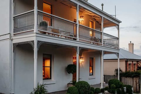 An original 1830's Georgian Residence made from sandstone and convict bricks. The large balcony is apart of our 'Top Floor' listing. 