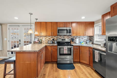 Fully equipped kitchen.