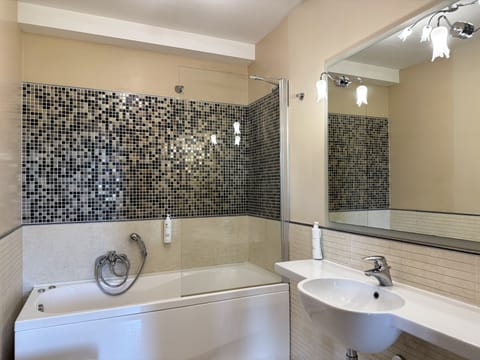 Superior Double or Twin Room | Desk