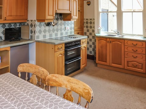 Kitchen | Fron Deg, Tudweiliog