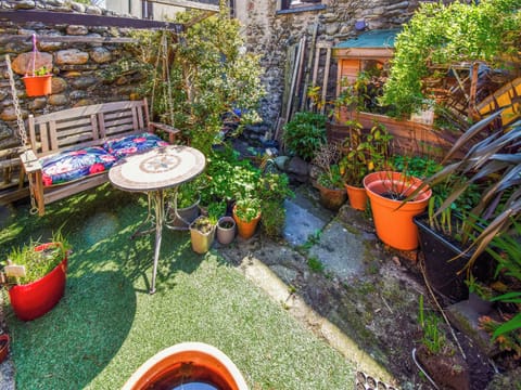 Sitting-out-area | Rainbow Cottage, Walney, near Barrow-in- Furness