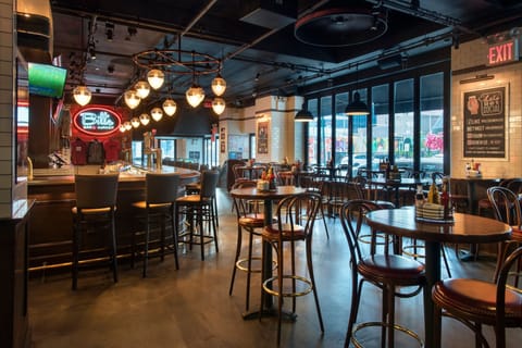 Serves dinner and happy hour