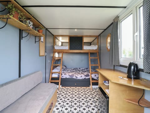 1 bedroom, individually decorated, individually furnished, free WiFi