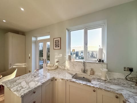 Kitchen | Miramar, Cornwall